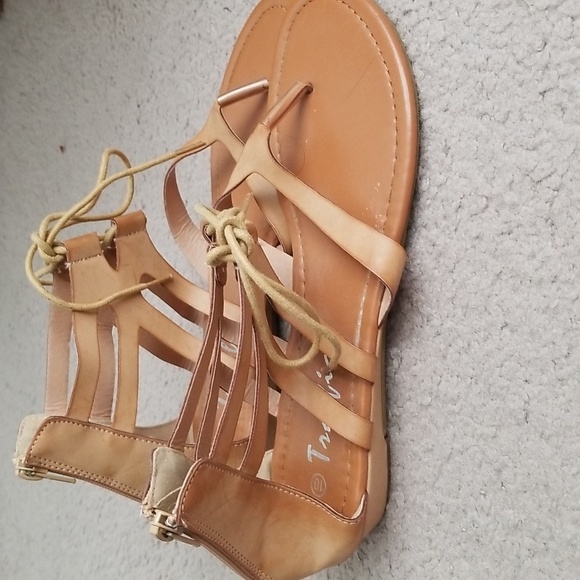 Traffic Women's Sandals - Picture 9 of 11